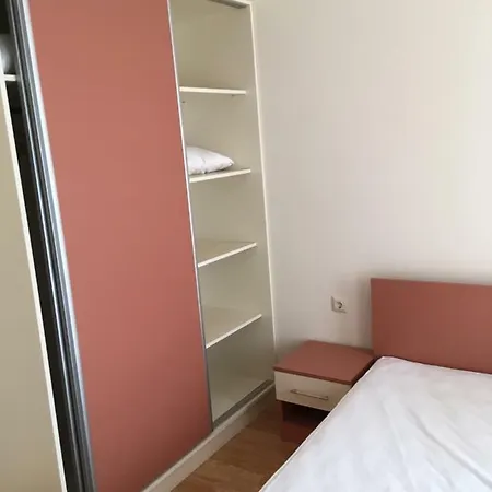 Apartman Vase With Pool *