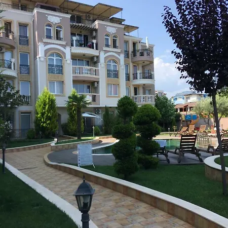 Apartman Vase With Pool Ravda
